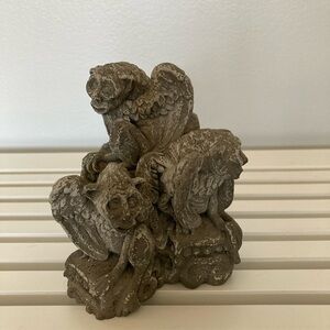 Gargoyle statue